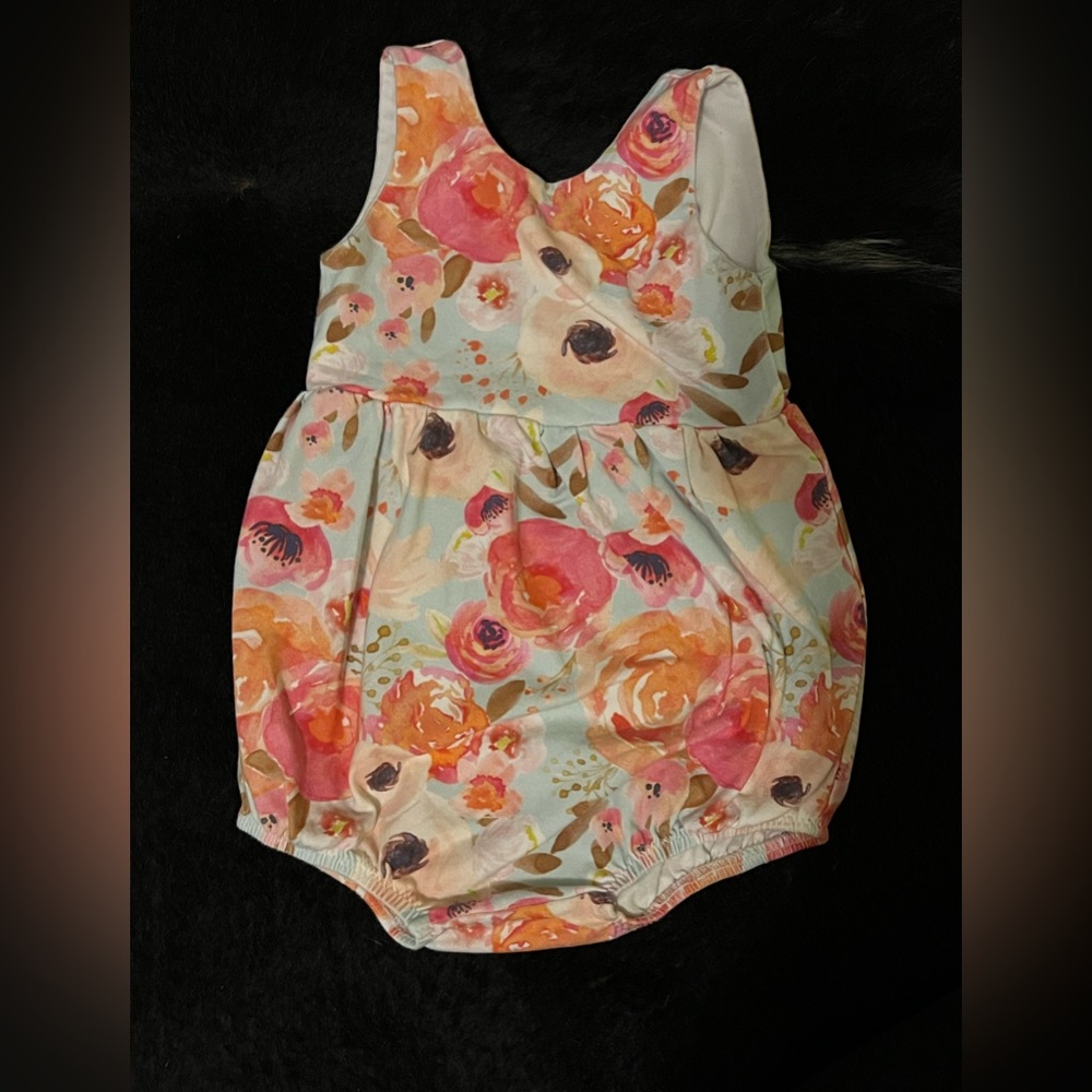 3/$15❣️Baby Girls Summer Floral Romper; 18 months